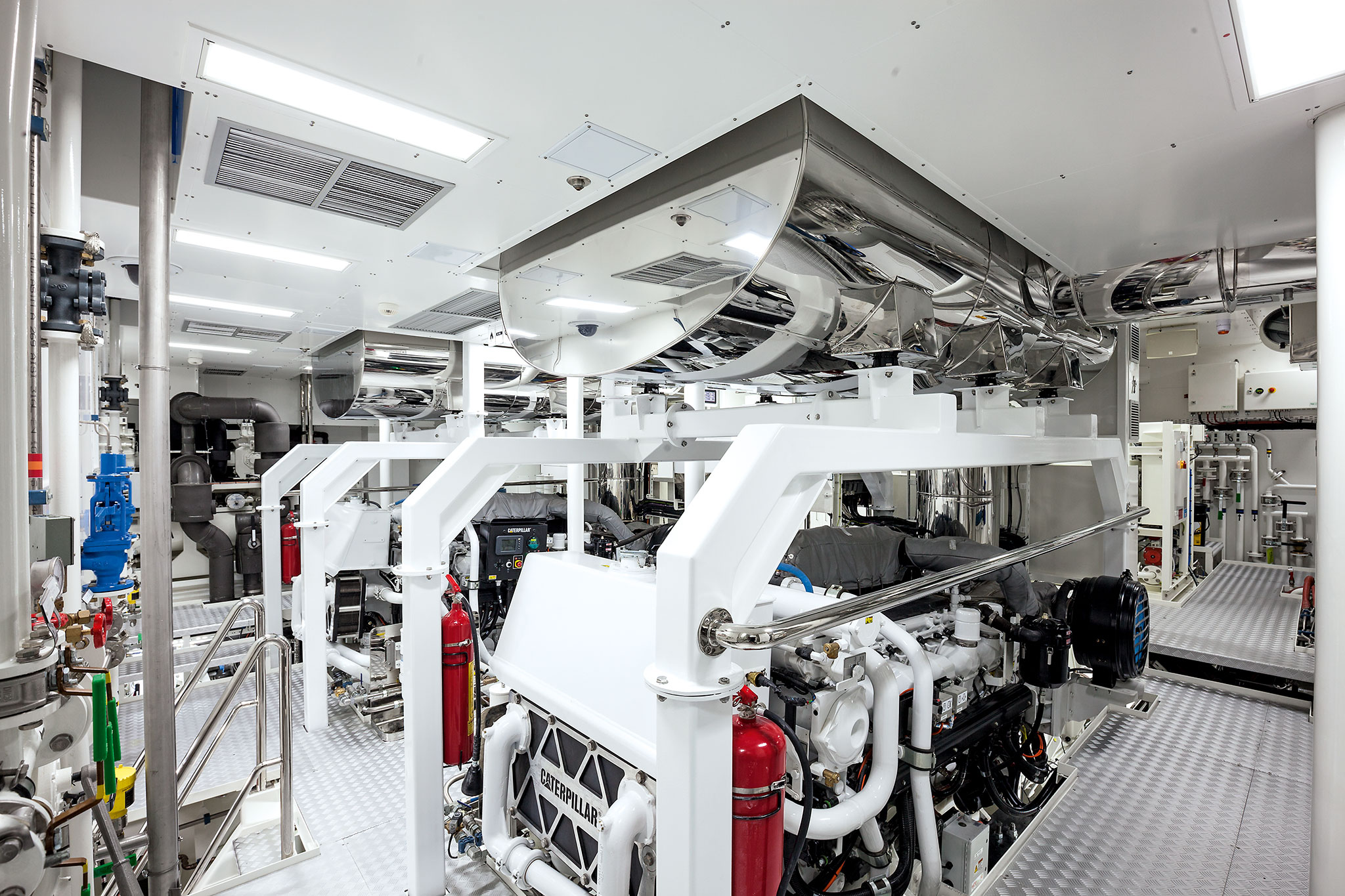 Benetti-MY-Seasense-Lower-deck-Engine-room-yachts-france-167